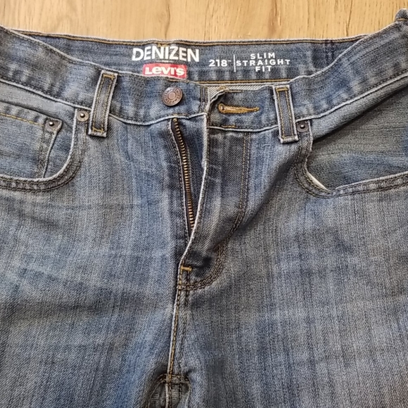 NWOT Levi's Denizen 218 Slim Straight Jeans - Picture 2 of 3